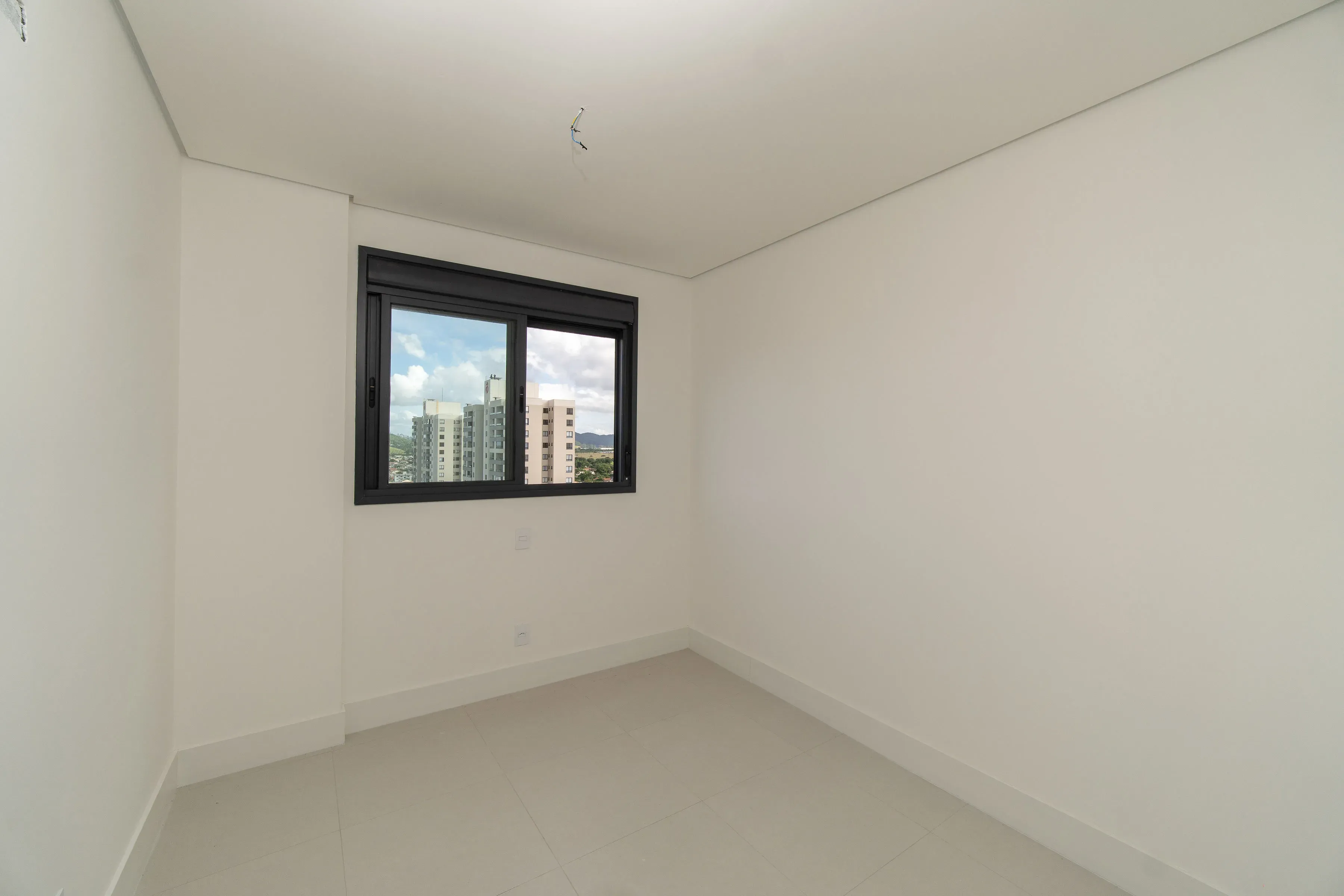 Apartamento com 3 dormitórios sendo 1 suíte e 2 vagas de garagem em Penha/SC