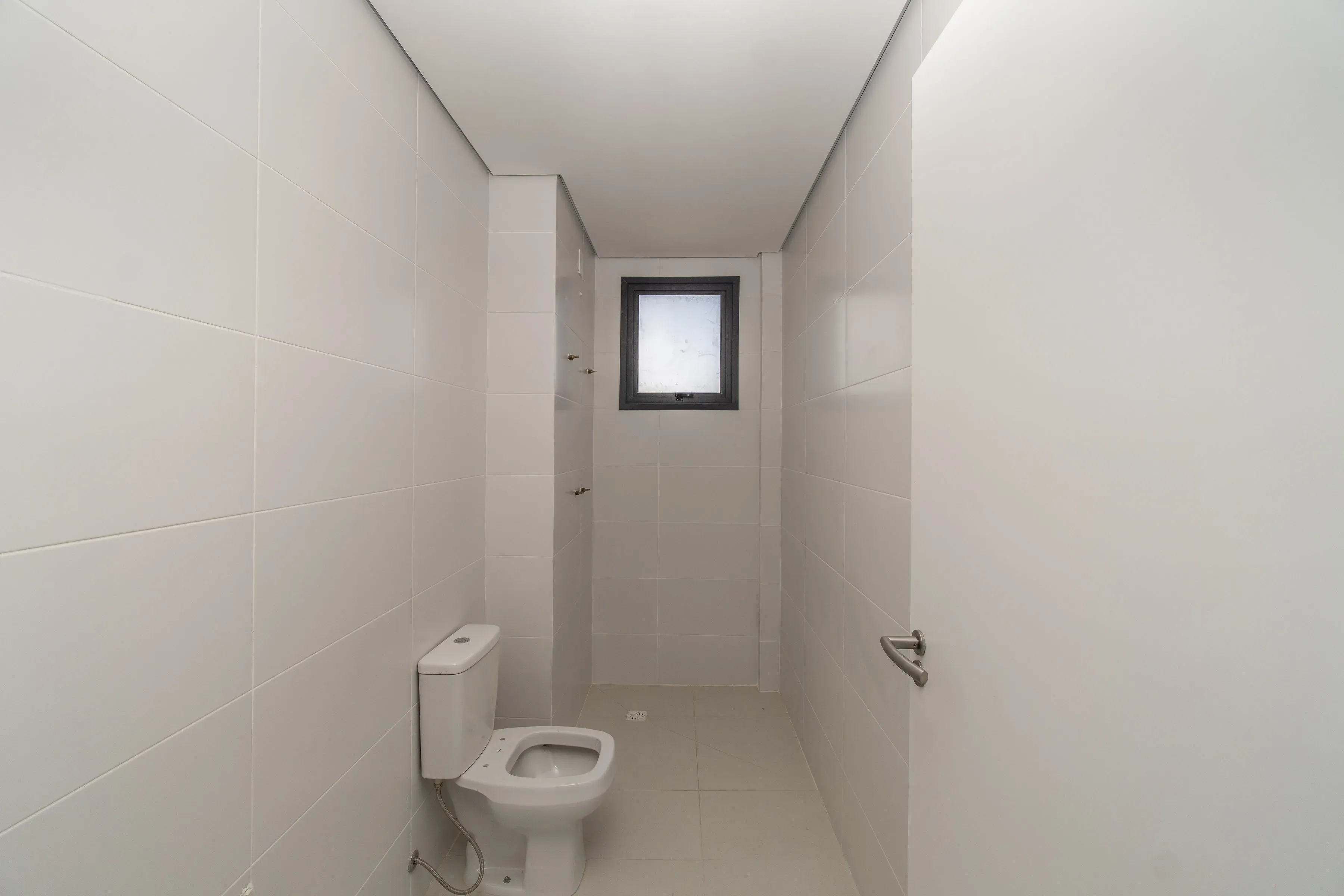 Apartamento com 3 dormitórios sendo 1 suíte e 2 vagas de garagem em Penha/SC