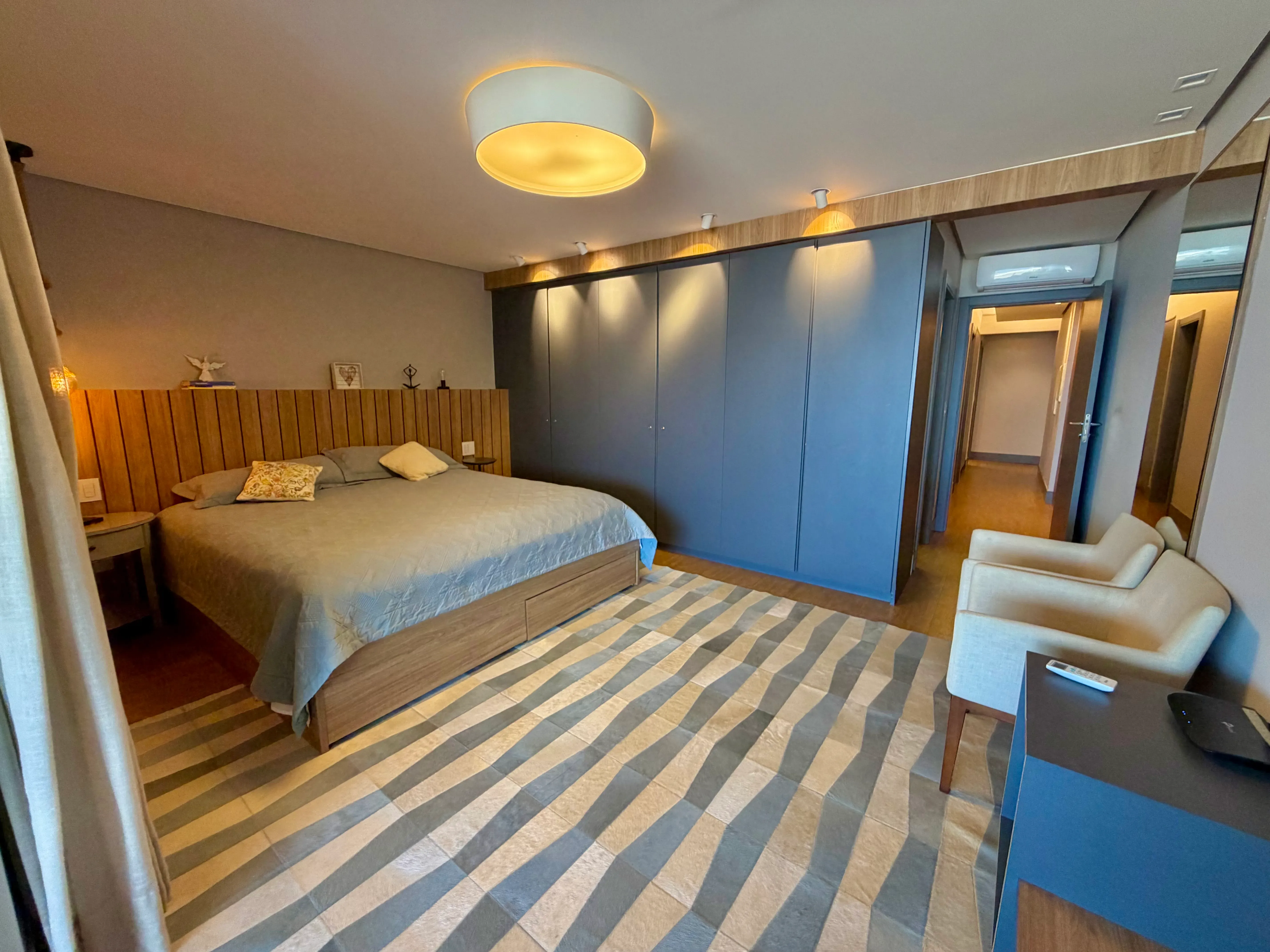Apartamento com 3 dormitórios sendo 3 suítes e 1 vaga de garagem em Balneário Camboriú/SC