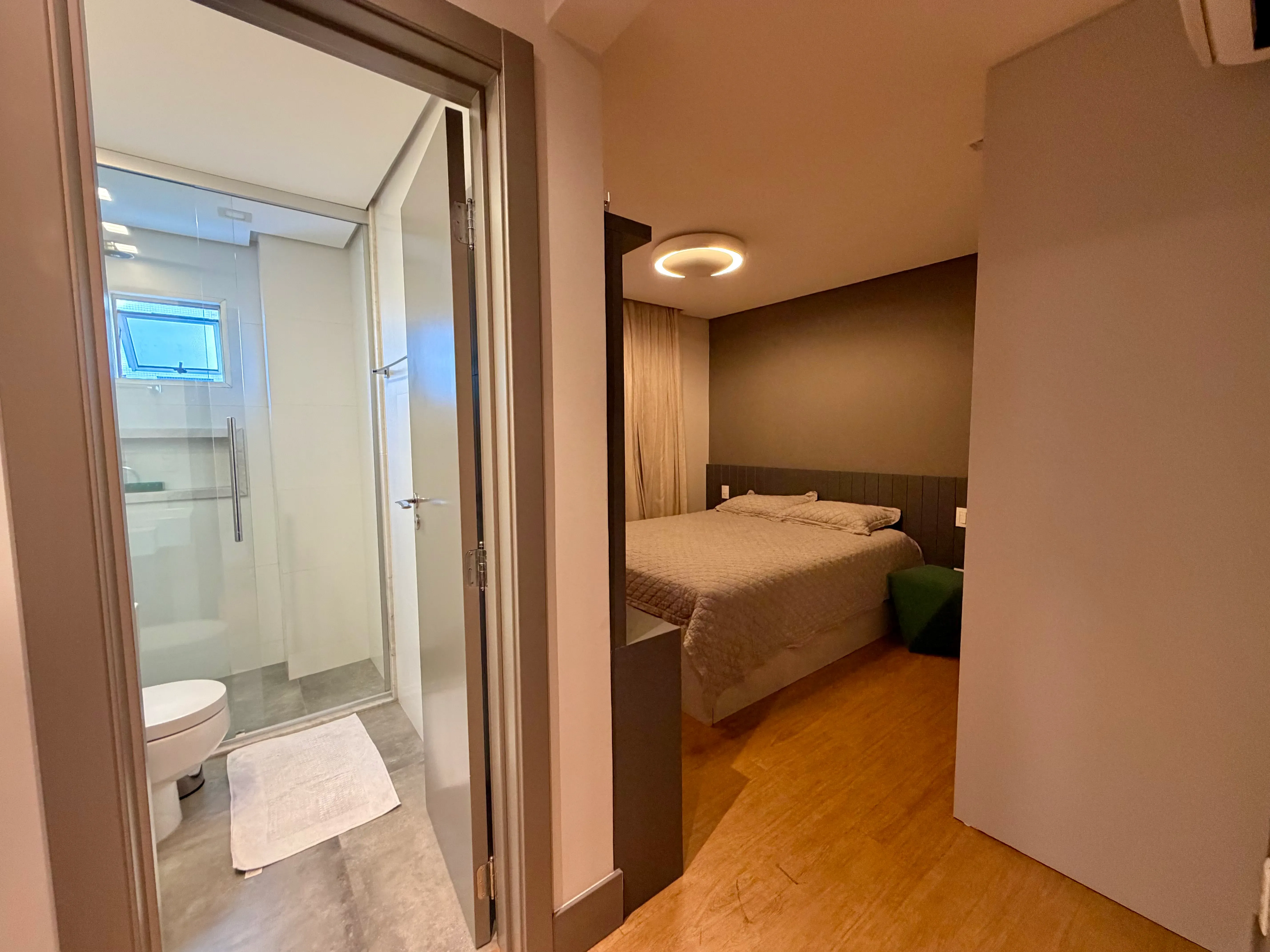 Apartamento com 3 dormitórios sendo 3 suítes e 1 vaga de garagem em Balneário Camboriú/SC