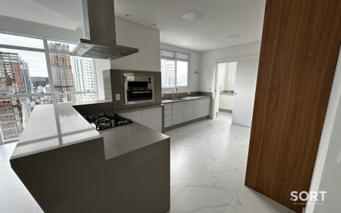 Cozinha Apartamento Vista Mar Andar Alto no Edifício Unique Tower
