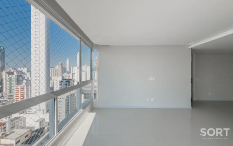 Apartamento Andar Alto no Sistina Tower