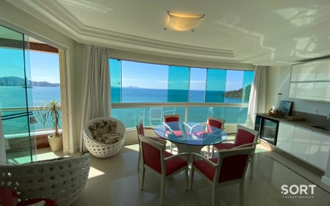 Living Apartamento Frente Mar no Edifício Beverlly Hills