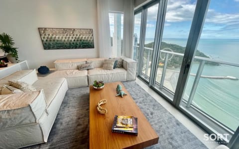 Sala de Estar Apartamento Frente Mar no Edifício Splendido