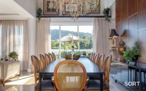 Sala de Jantar Casa de Alto Padrão no condomínio Bella Vista