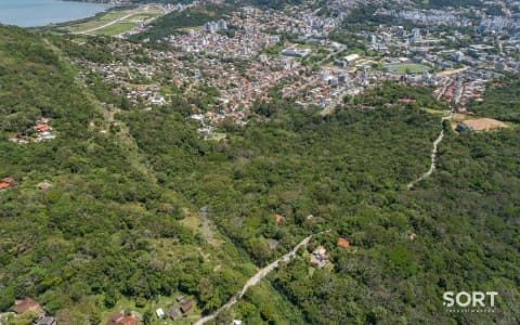 Terreno de 30.311,25m² em Florianópolis