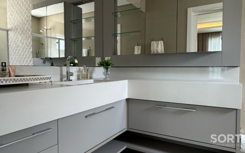 Suíte Apartamento no Edifício Bosque Belcanto quadra mar