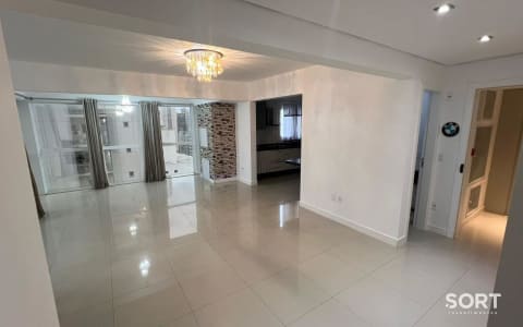 Living Apartamento no Edifício Reggio Di Calabria