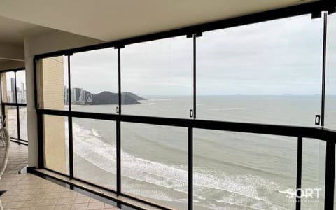Vista Living Apartamento Frente Mar no Edifício Cosmos Torre Halley
